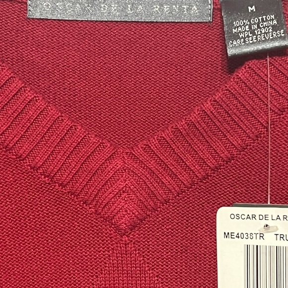 Oscar De La Renta Men’s True Red Diamond Argyle V-Neck Sweater, Medium, Cotton - Picture 7 of 8
